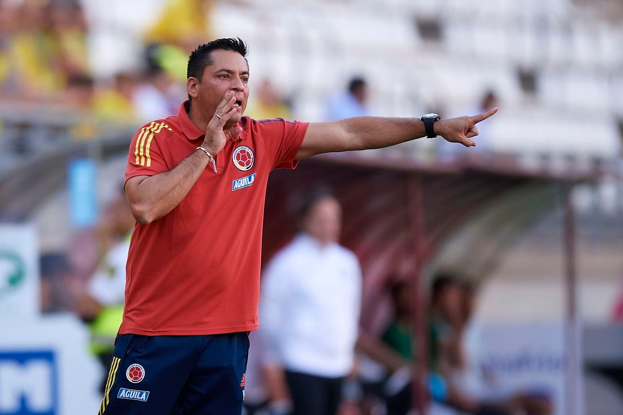 MURCIA, SPAIN - JUNE 05: Hector Cardenas, Manager of Colombia reacts during the international friendly match between Saudi Arabia and Colombia at Estadio Enrique Roca on June 05, 2022 in Murcia, Spain. (Photo by Silvestre Szpylma/Quality Sport Images/Getty Images)