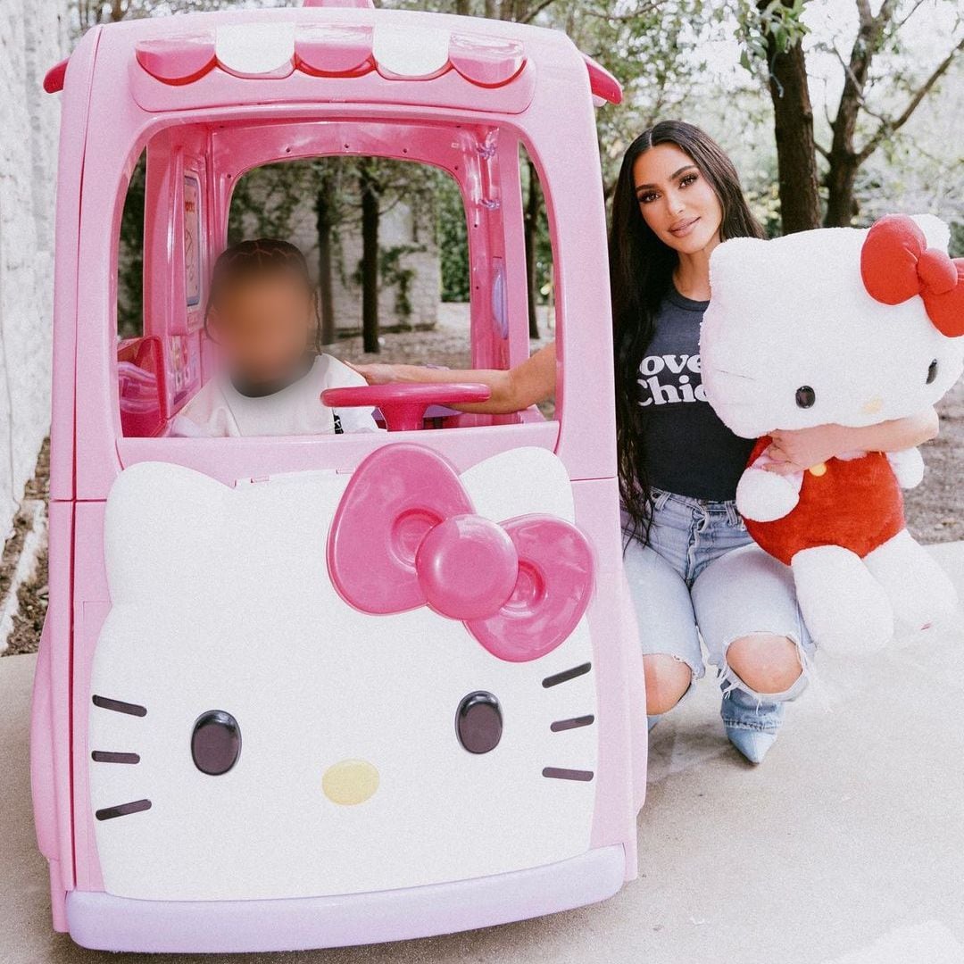 La mediática decoró toda su casa de Hello Kitty para su hija. Foto: Instagram @kimkardashian.