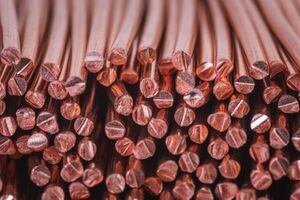 La demanda del cobre supera rápidamente su disponibilidad, motivo por el cual su costo se eleva.