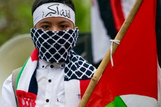 Incluso en Egipto, los presentadores de programas de entrevistas prorrégimen, habitualmente hostiles a Hamás, aplaudieron "la resistencia de un pueblo oprimido", viendo en la ofensiva un "insulto a la teoría de la invencibilidad de los israelíes"