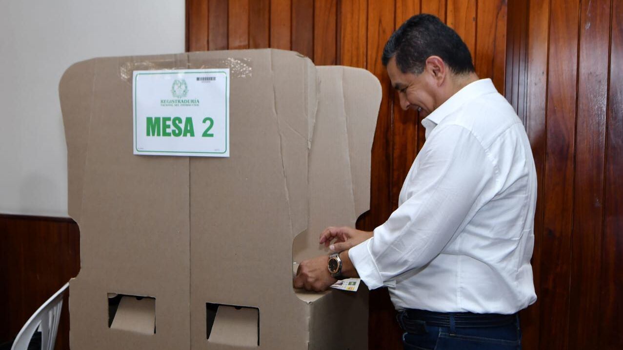 Alcalde de Cali, Jorge Iván Ospina Gómez, votó al sur de la ciudad.