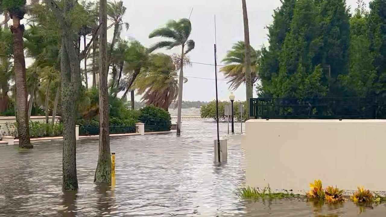 Una vista general de las fuertes lluvias e inundaciones causadas por el huracán Idalia en la Bahía de Tampa, Florida, EE. UU., el 30 de agosto de 2023