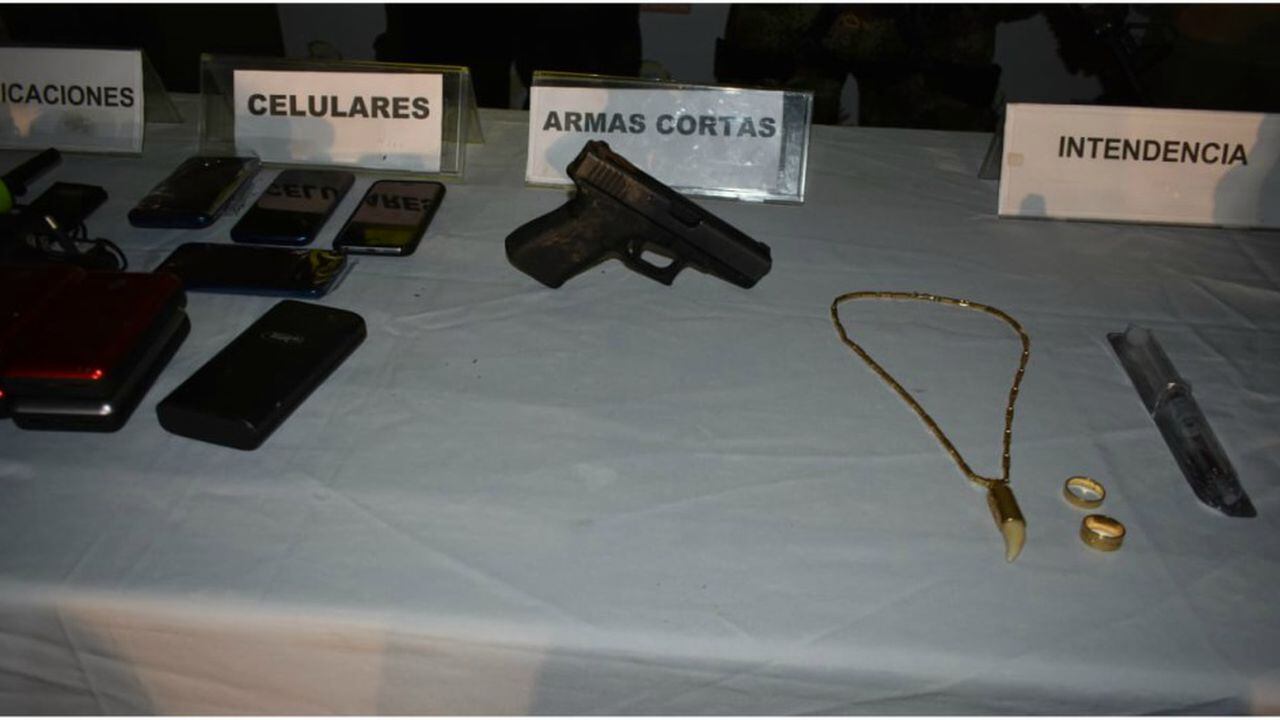 Lo que portaba Emiliano Alcides Osorio Macea, alias Caín, al momento de ser abatido