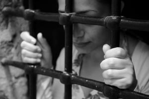 La mujer se encuentra en prisión preventiva mientras avanza el caso en su contra.