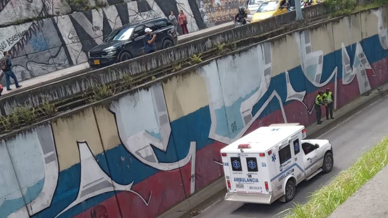 Una mujer se habría lanzando desde puente peatonal cerca a la estación 21 Ángeles de TransMilenio