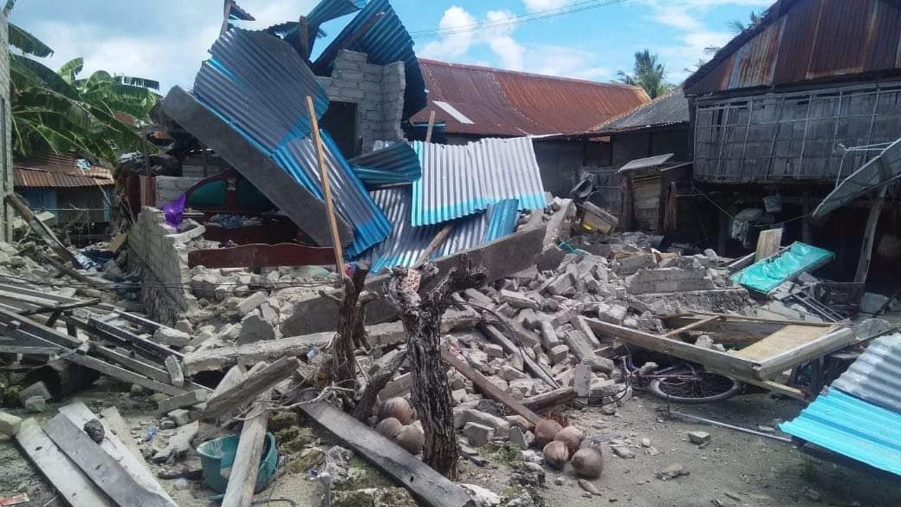 Terremoto de 7.1 en la escala de richter sacudió Indonesia este martes 14 de diciembre.