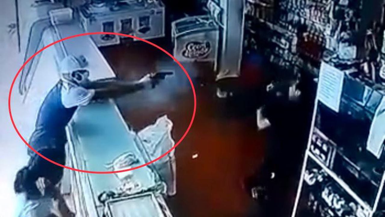 Un joven fue asesinado frente a sus clientes en una tienda en Atlántico.