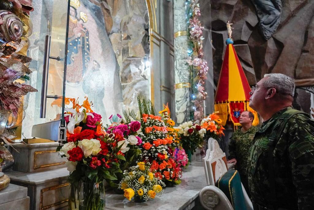 El general Helder Fernán Giraldo, comandante de las Fuerzas Militares, en el   Santuario de Nuestra Señora del Rosario de Las Lajas, en Ipiales (Nariño)