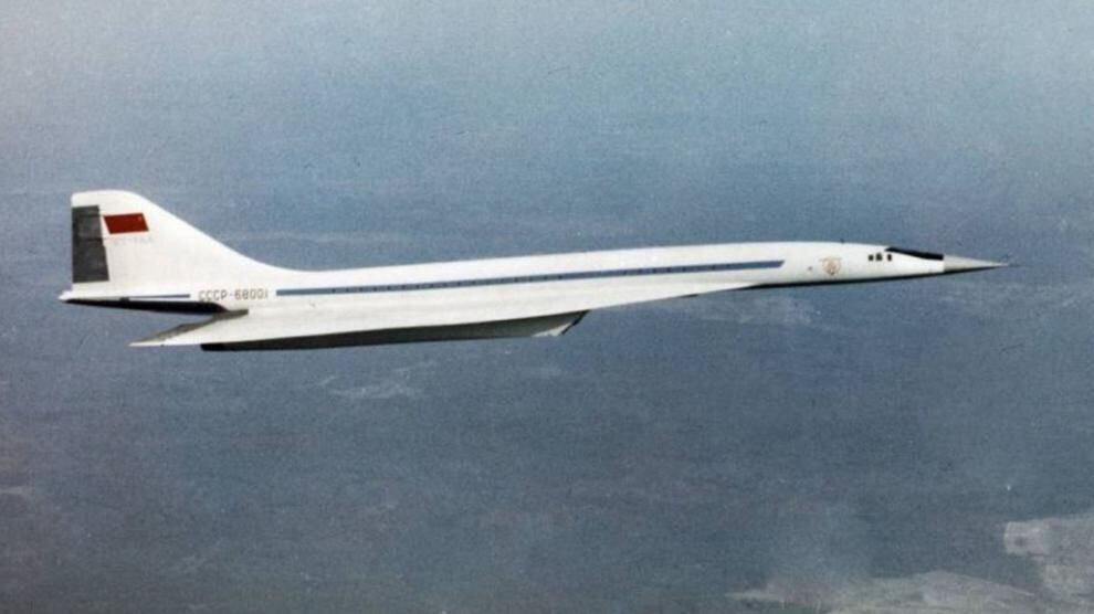 La aeronave soviética Túpolev Tu-144