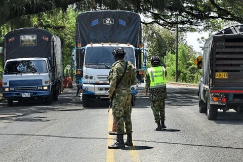 Ejército y Policia confirma su presencia en  Puente Valencia, zona rural de Jamundí, Marzo 26 de 2024, Foto Wirman Rios, EL PAIS
