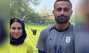 Isabelle Latifa Barker, periodista de The Sun fue obligada a usar hiyab para entrevistar a selección Irán en Austria.