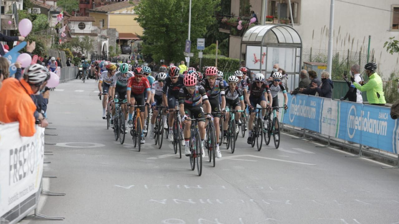 Pelotón etapa 8, Giro de Italia 2021