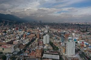 Temor por tercer pico de coronavirus en Bogotá tras aumento de contagios