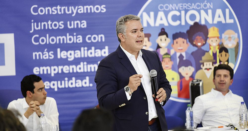 Asesor señalado de perfilamientos será el nuevo 'community manager' de la  Casa de Nariño?