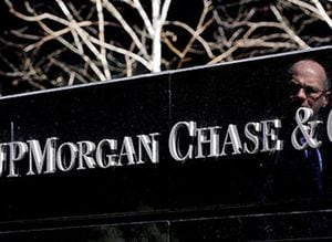 El JPMorgan Chase, principal banco por activos de EE.UU., reconoció el jueves tras el cierre de los mercados unas "pérdidas significativas", estimadas en unos US$2.000 millones.