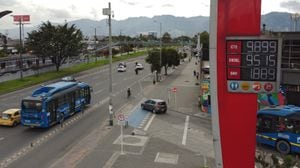 estacion de gasolina precio gasolinaBogota octubre 2 del 2022Foto Guillermo Torres Reina / Semana