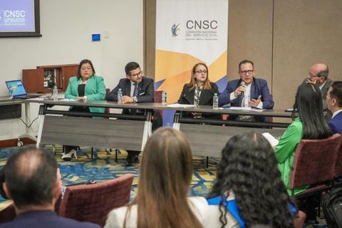 EL CNSC anunció que se ofertarán, 4200 vacantes en todo Colombia para carreras administrativas en siete Superintendencias. Foto: Cortesía CNSC
