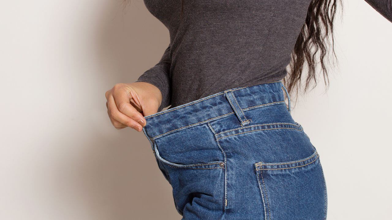 El tipo de pantalón que pueden usar las mujeres para reducir la cintura