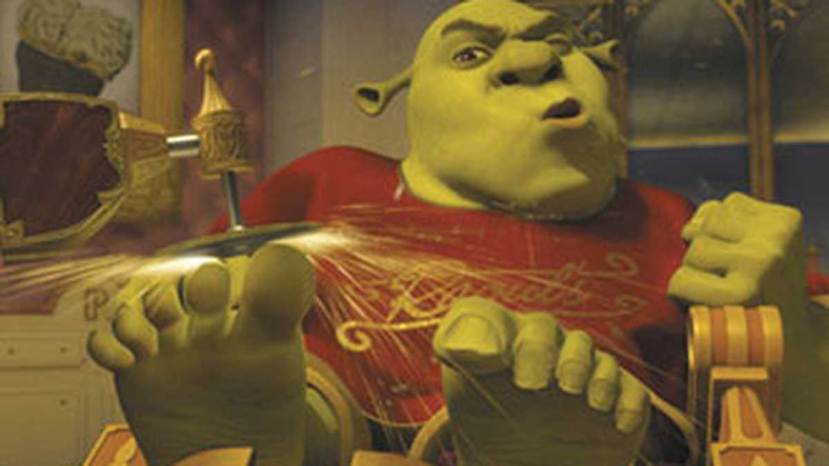 Shrek (la voz de Mike Myers) trata de acomodarse a su nueva vida en el reino ‘Muy, muy lejano’. Recibirá la inesperada ayuda del mago Merlín (la voz de Eric Idle) cuando el reino se quede sin su rey 