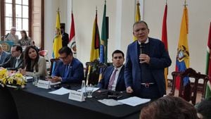 Roy Barreras insiste en un parlamento latinoamericano.