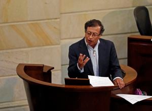 Procuraduría pide mantener investidura del congresista Gustavo Petro