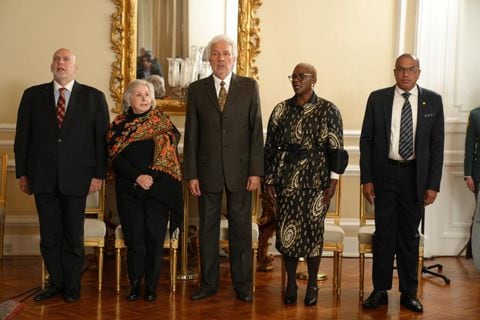 Presidente Gustavo Petro posesionó a un nuevo grupo de embajadores