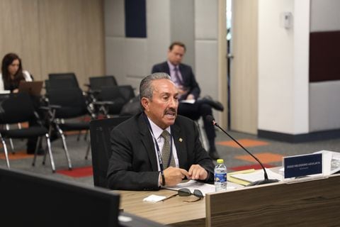 Coronel (r) Hugo Aguilar durante la Audiencia Única de Verdad ante la JEP