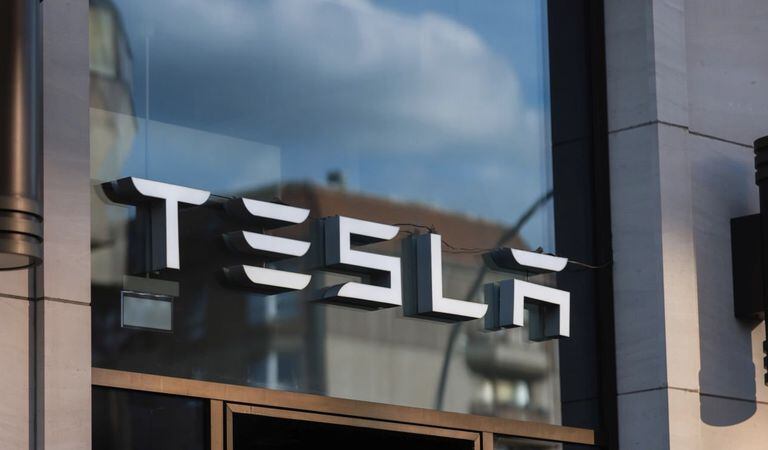 Tesla es uno de los gigantes de la venta de carros eléctricos en el mundo