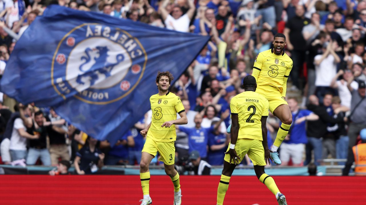 Chelsea's Ruben Loftus-Cheek, right, celebrates after scoring the opening goal during the English FA Cup semifinal soccer match between Chelsea and Crystal Palace at Wembley stadium in London, Sunday, April 17, 2022. (AP/Ian Walton)