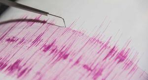 La Dirección de Hidrografía y Navegación de la Marina de Guerra descartó que el sismo genere un tsunami.