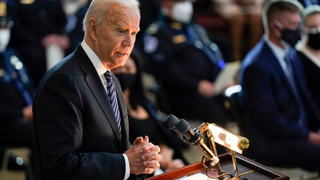 El presidente de EEUU Joe Biden en una ceremonia en el Capitolio en Washington el 13 de abril del 2021.  (Foto AP/J. Scott Applewhite, Pool)