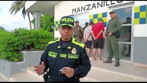 La Policía Metropolitana de Cartagena capturó a dos sujetos que presuntamente se dedicaban a allanar autos.