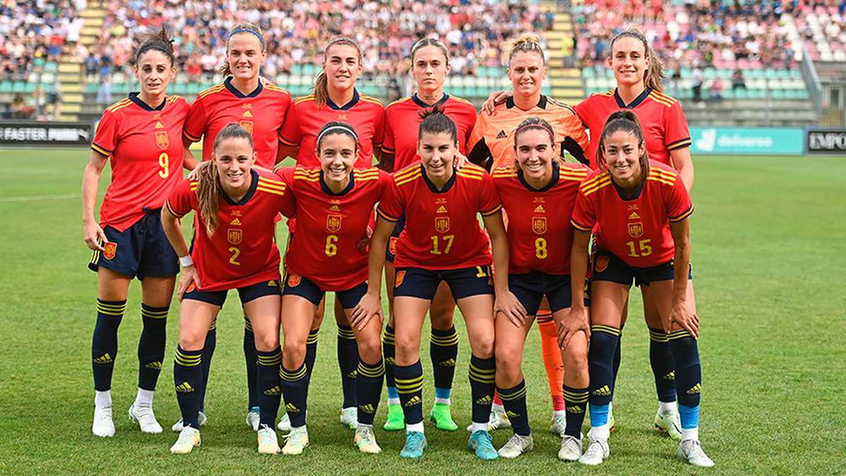 Alexia Putellas con la Selección española de fútbol femenino.