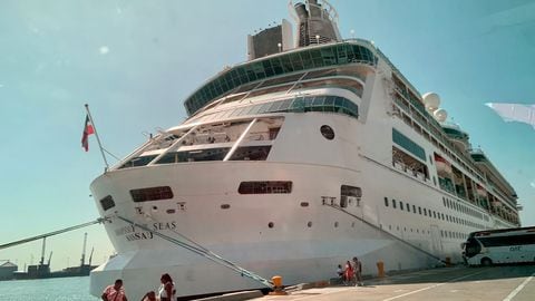 El barco que inaugura el regreso de los embarques a Cartagena es el Rhapsody Of The Seas, uno de los buques insignia de Royal Caribbean.
Foto: Cortesía Mincomercio para El País