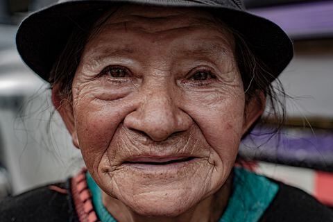 Florita, una mujer anciana, cuenta sobre los días de pandemia. Contado por Historias Bien Jaladas