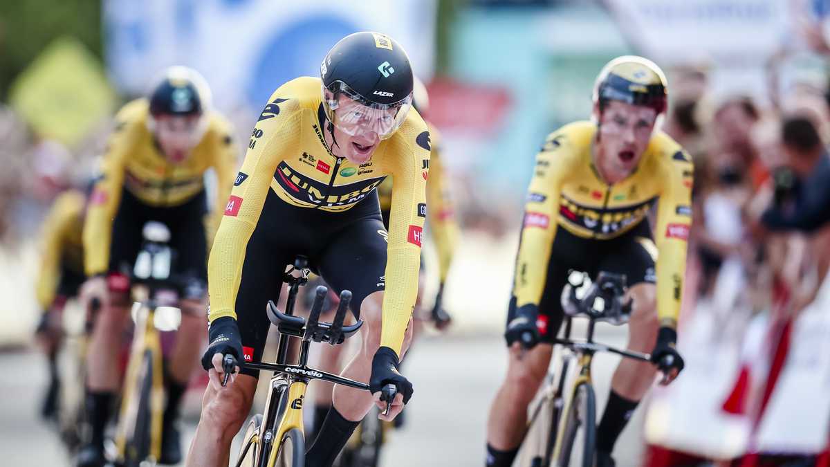 Jumbo-Visma dio un contundente golpe a su favoritismo en la 1era etapa de la Vuelta a España.