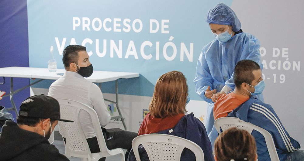 De los 1,5 millones de dosis adquiridas por el sector privado, ya se han aplicado 500.000 a los trabajadores colombianos.