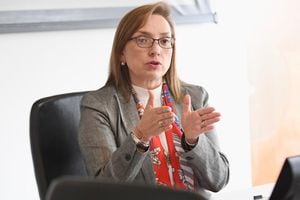 La ministra de las TIC Carmen Ligia Valderrama explicó en entrevista con SEMANA cómo el proceso para recuperar los $70.000 millones de Centros Poblados.