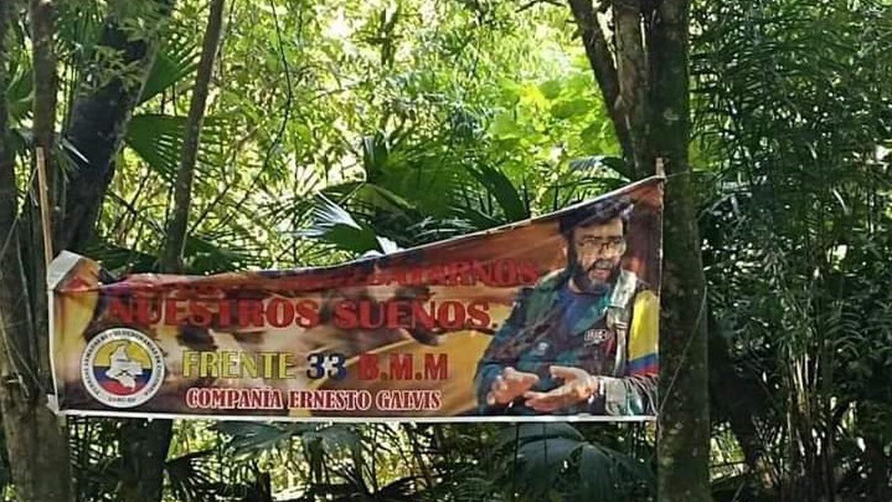 La propaganda alusiva como pendones y stickers efectivamente podrían hacer parte de una actividad propia de proselitismo de las FARC