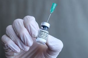 Unión Europea llega a un acuerdo con Pfizer para adquirir vacunas adicionales de covid-19