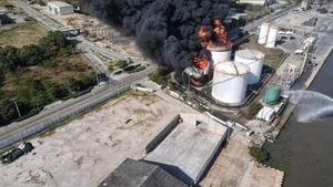 Incendio Barranquilla - nube de humo