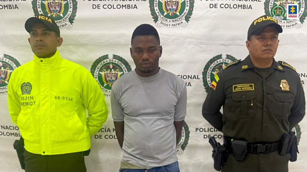Luis Enrique Muray Rodríguez, alias Burro, acusado de  homicidio agravado; y fabricación, tráfico, porte o tenencia de armas de fuego, accesorios, parte o municiones.