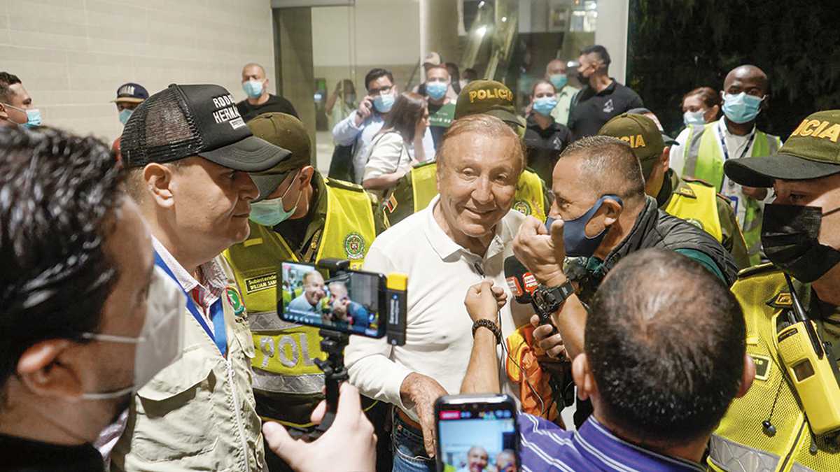 Para nadie es un secreto “que Rodolfo terminó su mandato en la alcaldía de Bucaramanga, con un alto índice de aprobación (84 por ciento) y leyó el momento político por el que estaba pasando Colombia. 