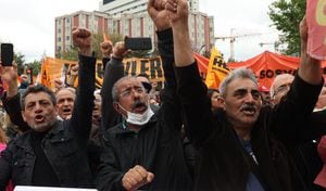 En Turquía varios ciudadanos salieron a protestar a las calles en este primero de mayo