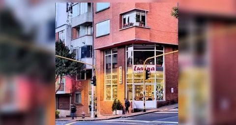 Después de 18 años de estar abierta al público, Librería Luvina cerró sus puertas en Bogotá.