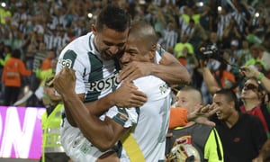 MEDELLIN, COLOMBIA - DECEMBER 20: Macnelly Torres and Alexis Henriquez celebrate after winning a second leg final match between Atletico Nacional and Atletico Junior as part of Liga Aguila II 2015 at Atanasio Girardot Stadium on December 20, 2015 in Medellin, Colombia. (Photo by Marcos Ruiz/LatinContent via Getty Images)