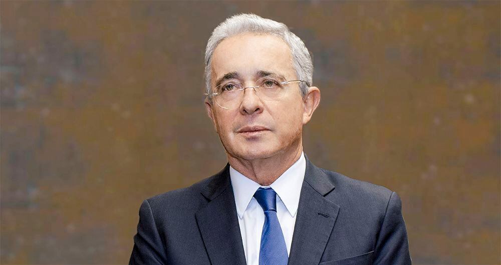 Álvaro UribeExpresidente y exsenador