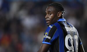 GEWISS STADIUM, BERGAMO, ITALY - 2022/05/02: Duvan Zapata of Atalanta BC looks on during the Serie A football match between Atalanta BC and US Salernitana. The match ended 1-1 tie. (Photo by Nicolò Campo/LightRocket via Getty Images)