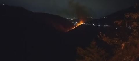 Incendio en El Saladito cerca a la vía a Buenaventura, en el Valle, genera graves afectaciones al medioambiente.
