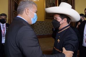Iván Duque presidente de Colombia con el mandatario de Perú Pedro Castillo